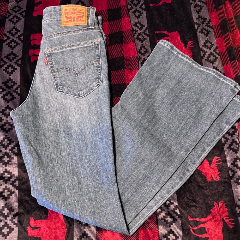 Levi’s High Rise Flare - Picture 4 of 4
